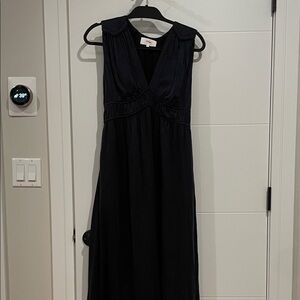 XiRENA Black Maxi Dress